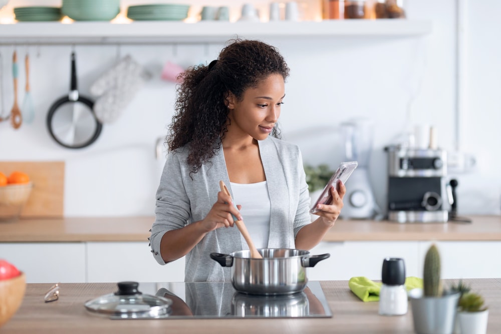 Women cooking in the kitchen